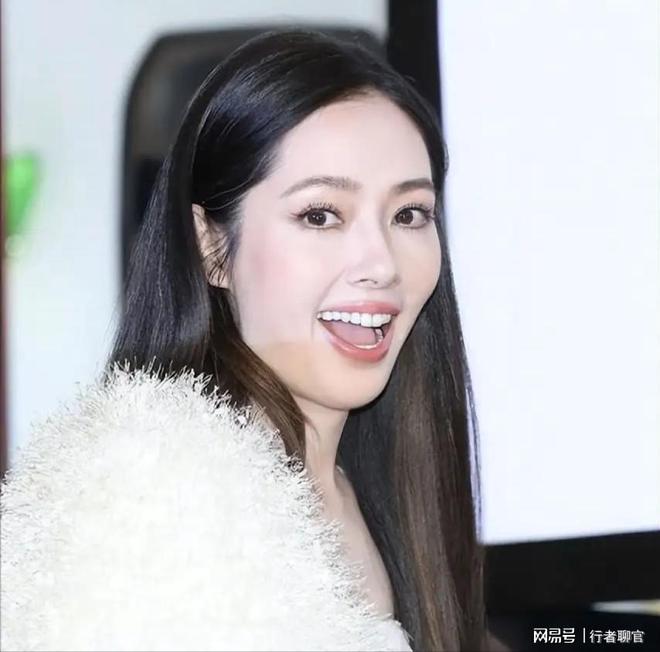 给钱向佐带娃有时异地但豪门日子藏不住了mg不朽情缘网站郭碧婷手撕谣言：婆婆(图4)