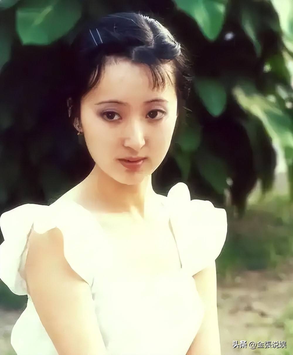 年两任丈夫都再婚娶妻生子家庭幸福美满不朽情缘版人走茶凉！陈晓旭去世18(图7)