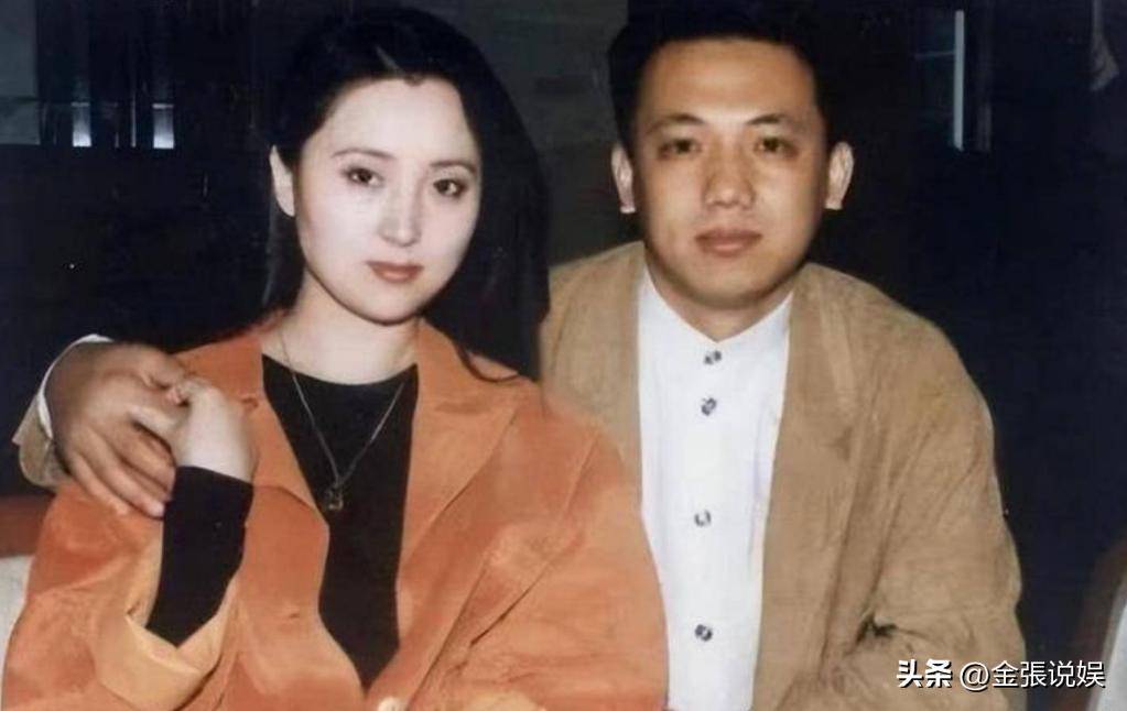 年两任丈夫都再婚娶妻生子家庭幸福美满不朽情缘版人走茶凉！陈晓旭去世18(图22)